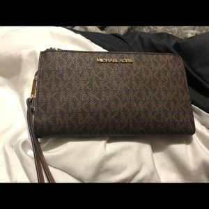 Micheal kors wallet